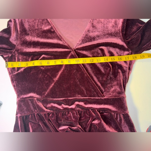 Simons Deep Burgundy Velvet Long Sleeve Dress - Picture 4 of 4